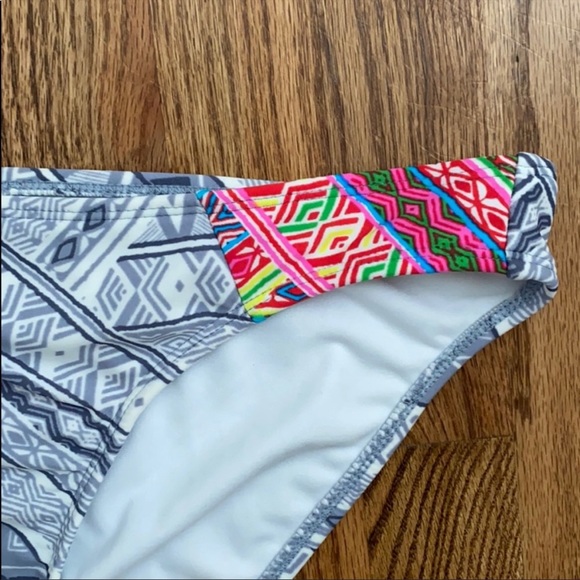 Bundle of 2 size large bikini bottoms - Picture 5 of 9